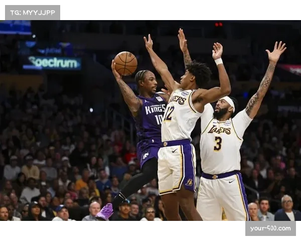 湖人防守效率第十九名，混防体系限制冲框但三分防守存漏洞